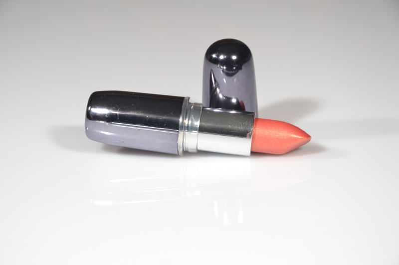 esthetique-CLANS-min_lipstick-273109